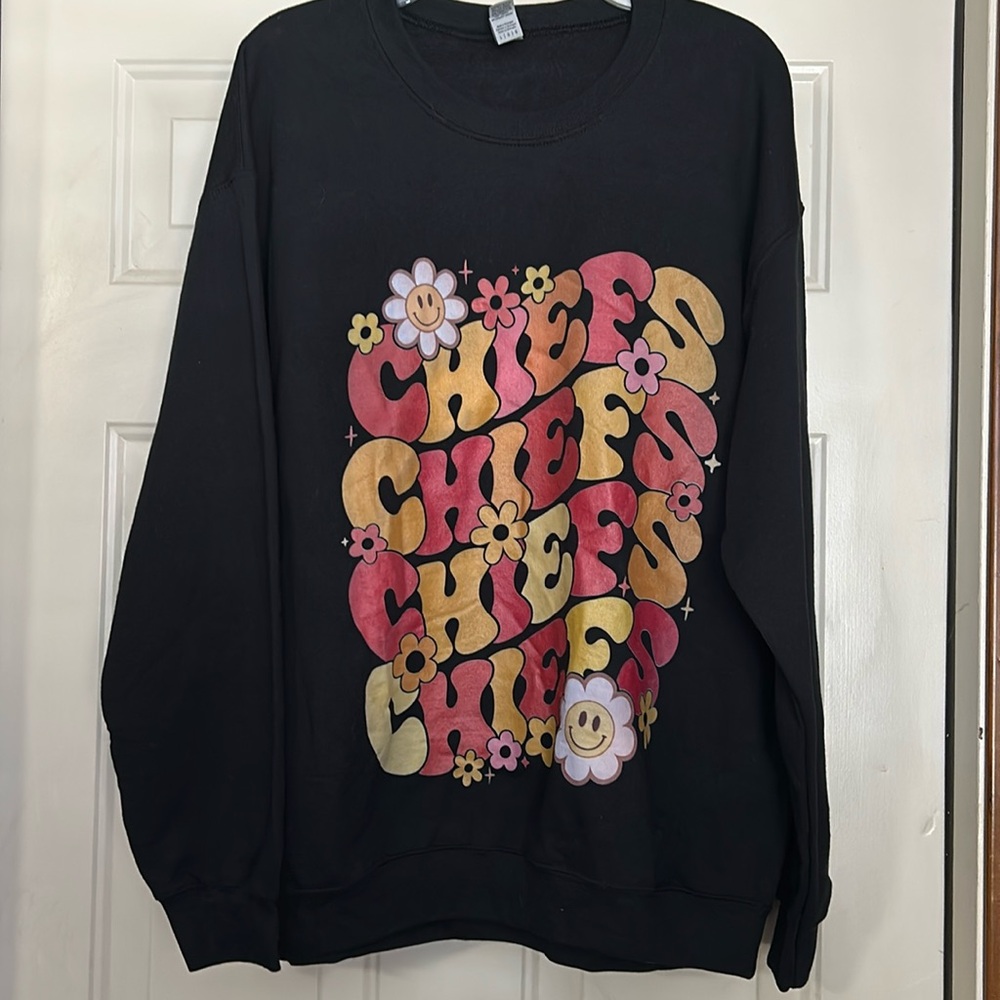 Retro Design KC Chiefs Women’s Sweatshirt L